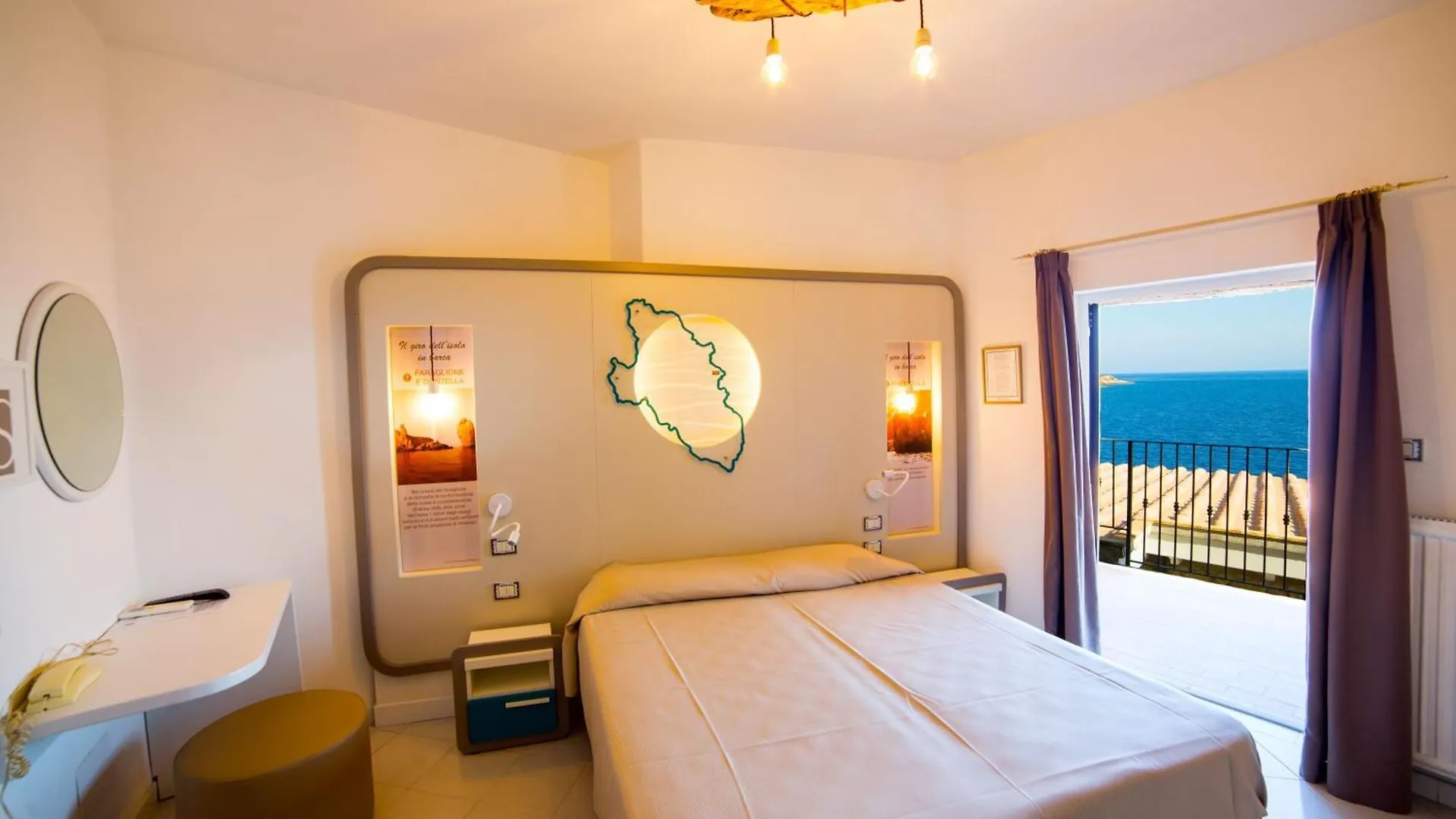 Hotel Saraceno Giglio Porto 3*,  Italy