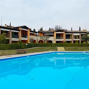 moderno-bilocale-in-residence-con-piscina.it-lombardy.com/