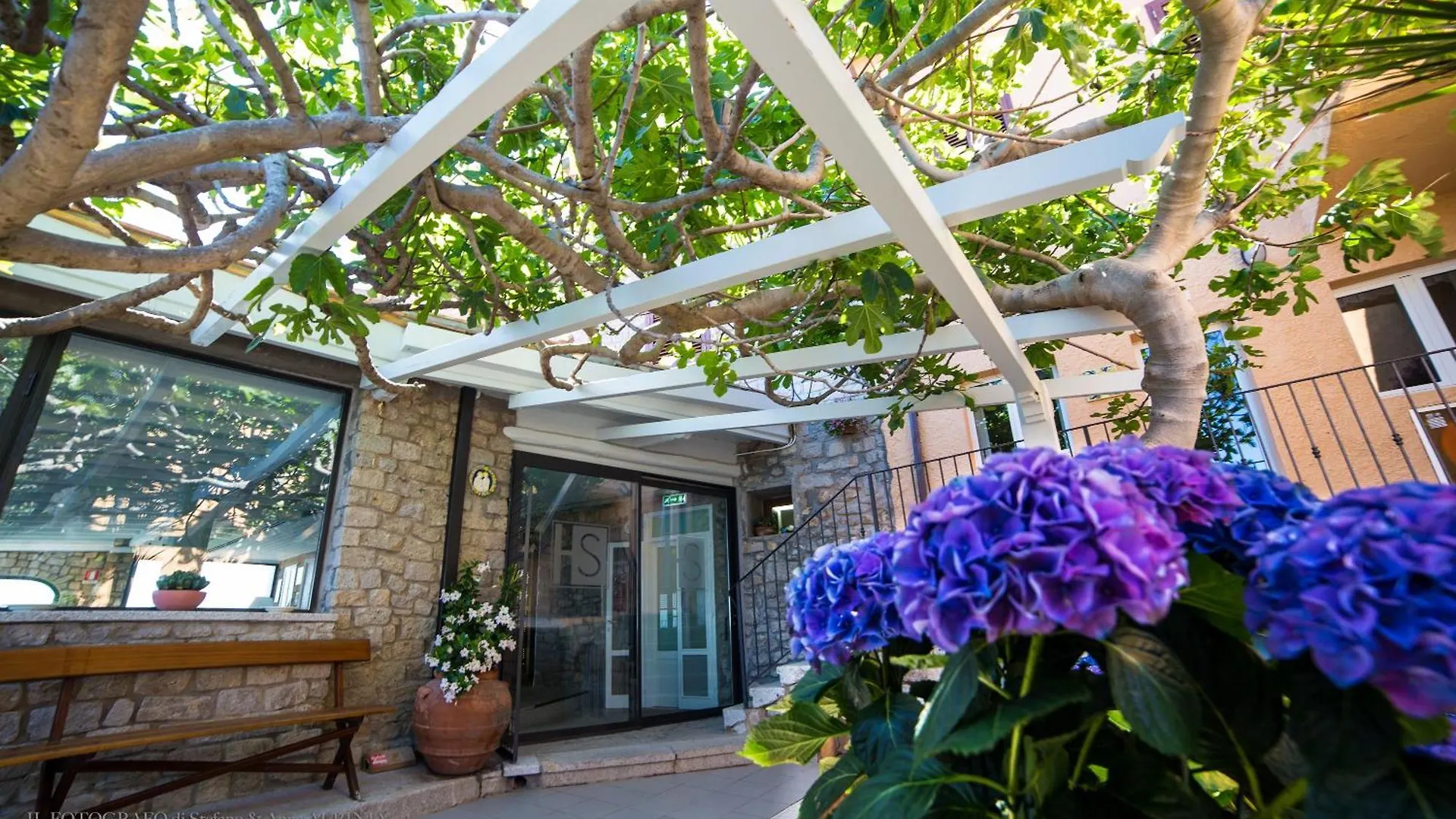 ***  Hotel Saraceno Giglio Porto Italy