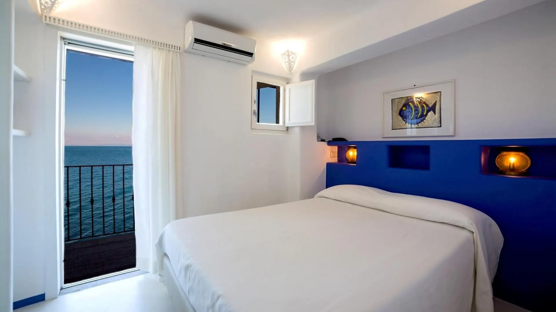 Hotel Saraceno Giglio Porto 3*,