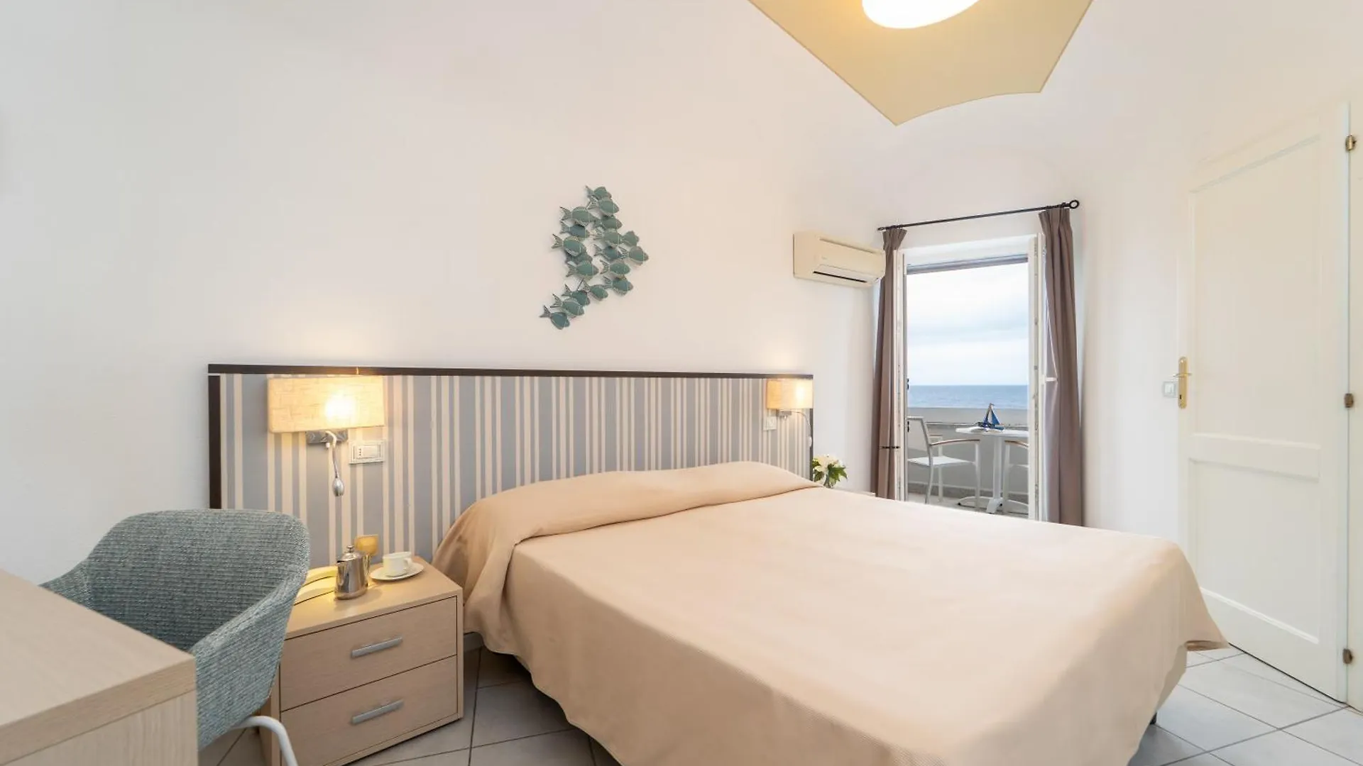 Hotel Saraceno Giglio Porto Italy